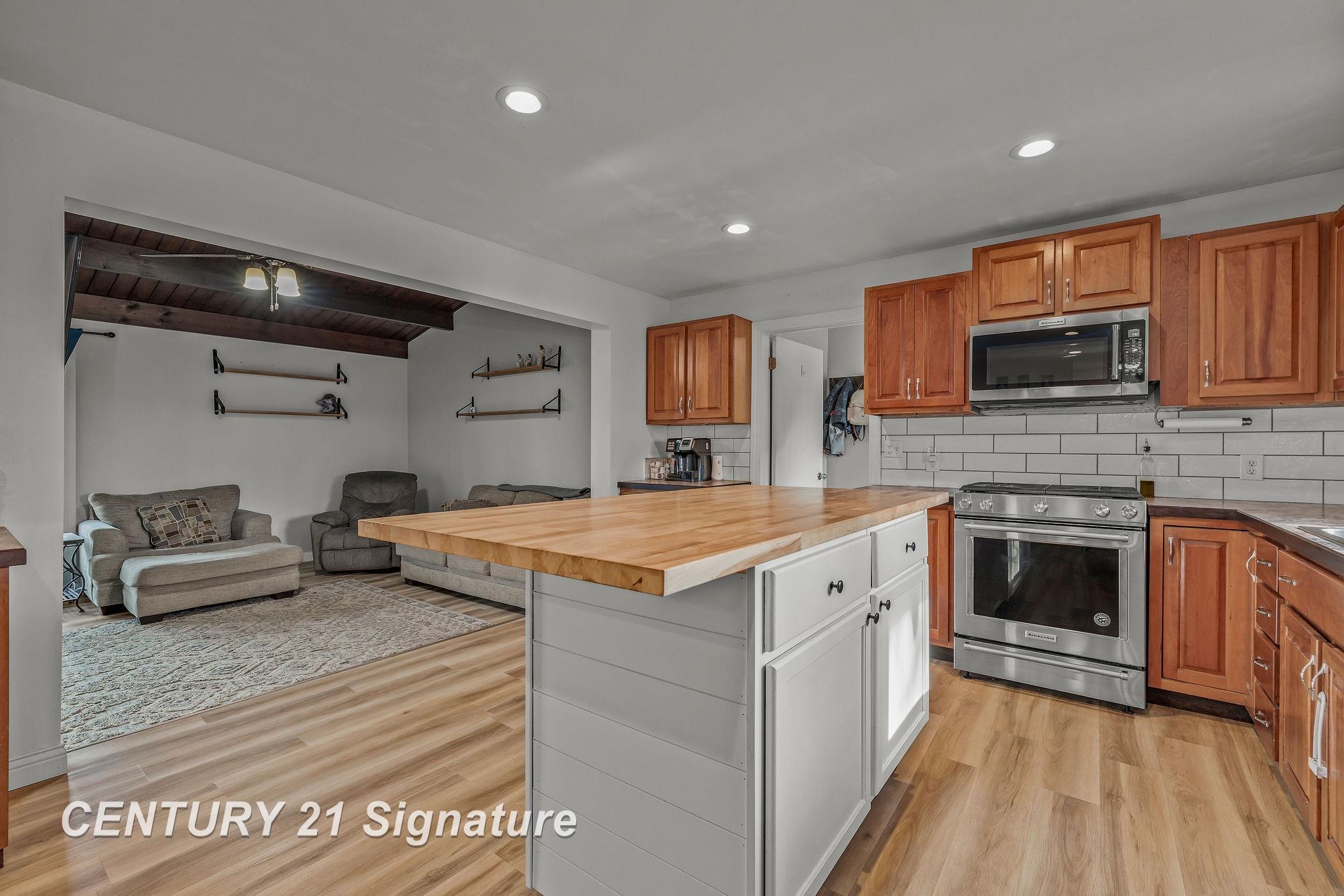 4374 East Freeland Road Freeland, MI 48623 - Photo 2 of 53