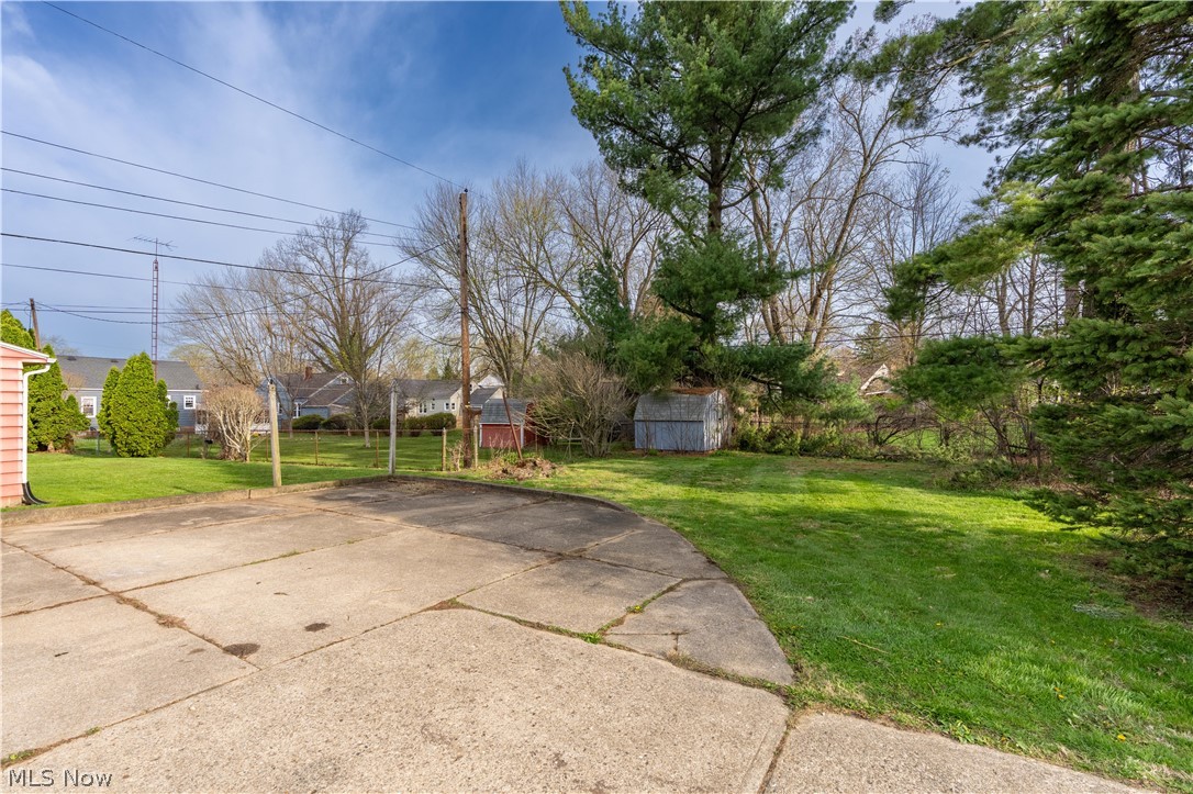 263 Everhard Road Southwest North Canton, OH 44709 - Photo 6 of 43