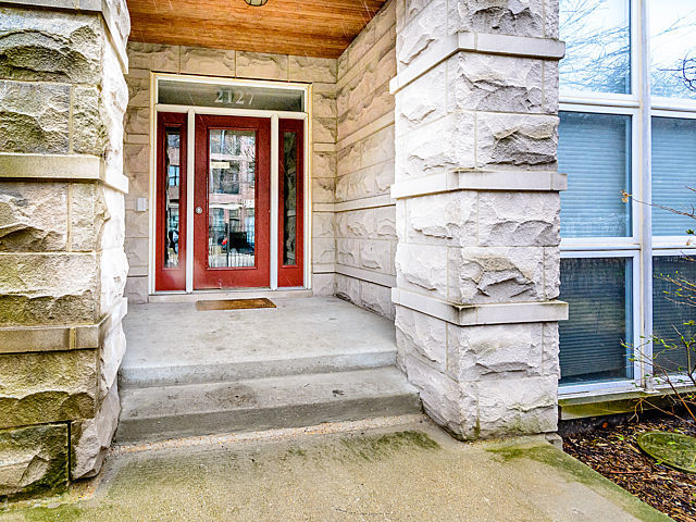 2127 West Rice Street, Unit 4E Chicago, IL 60622 - Photo 2 of 23 a house with a outdoor space