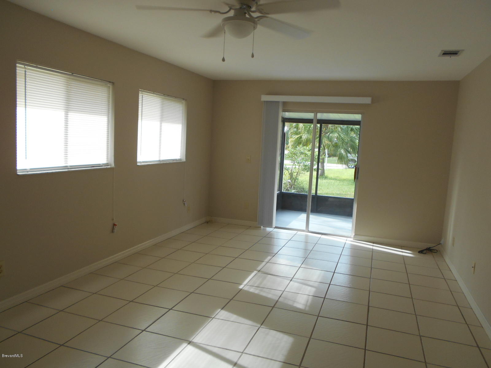 711 Airoso Road Southeast Palm Bay, FL 32909 - Photo 15 of 39 Living Room