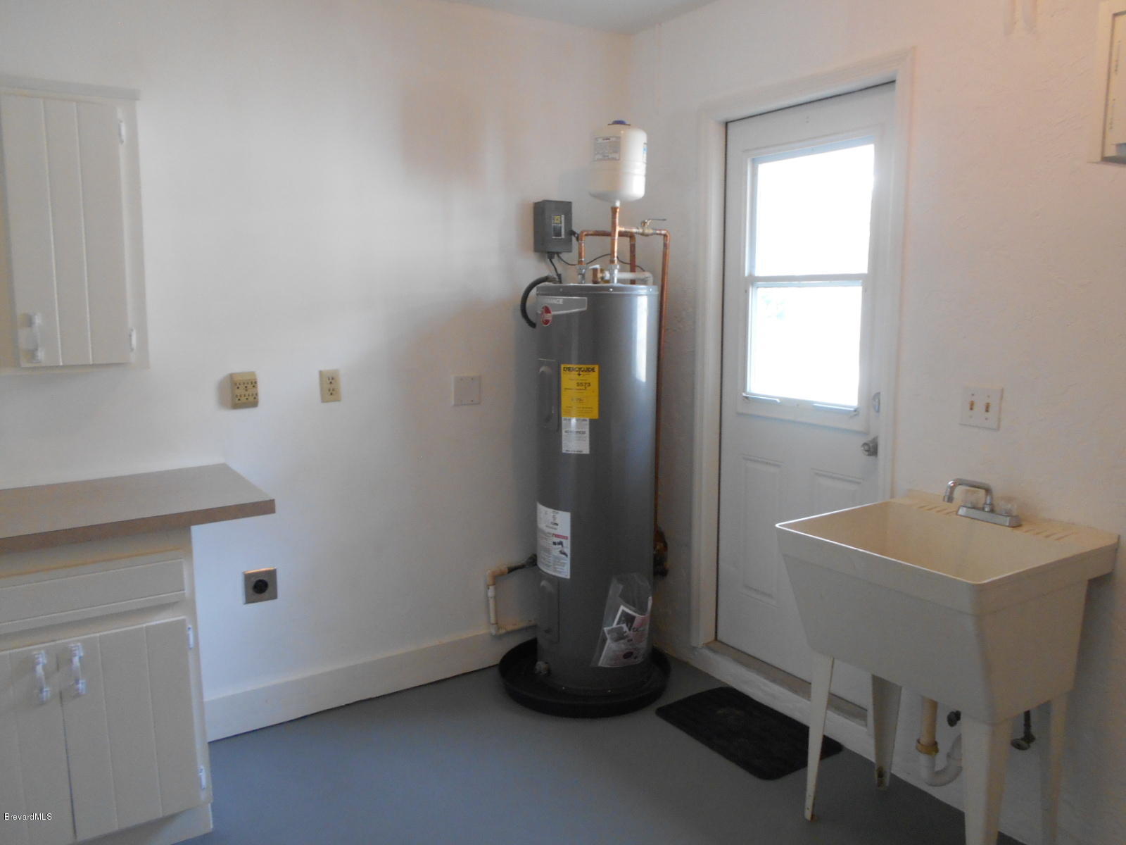 711 Airoso Road Southeast Palm Bay, FL 32909 - Photo 39 of 39 Laundry Room