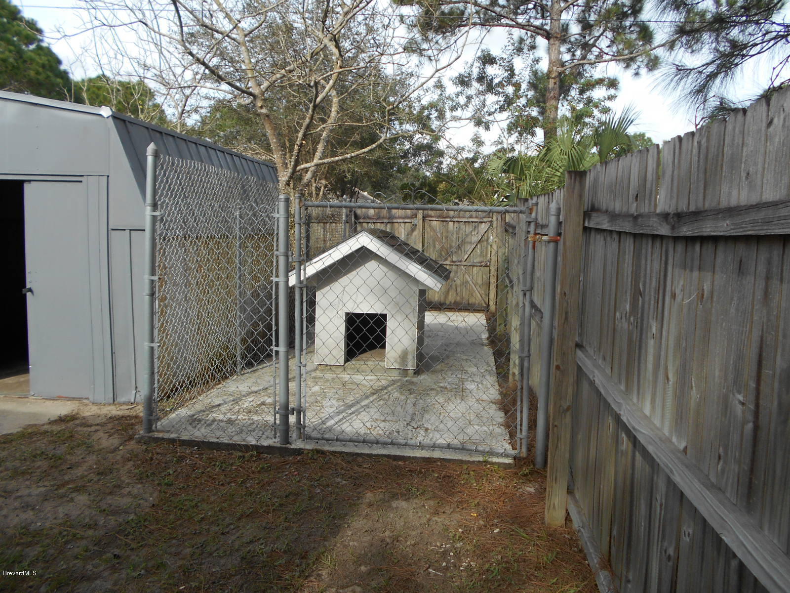 711 Airoso Road Southeast Palm Bay, FL 32909 - Photo 9 of 39 Dog Kennel