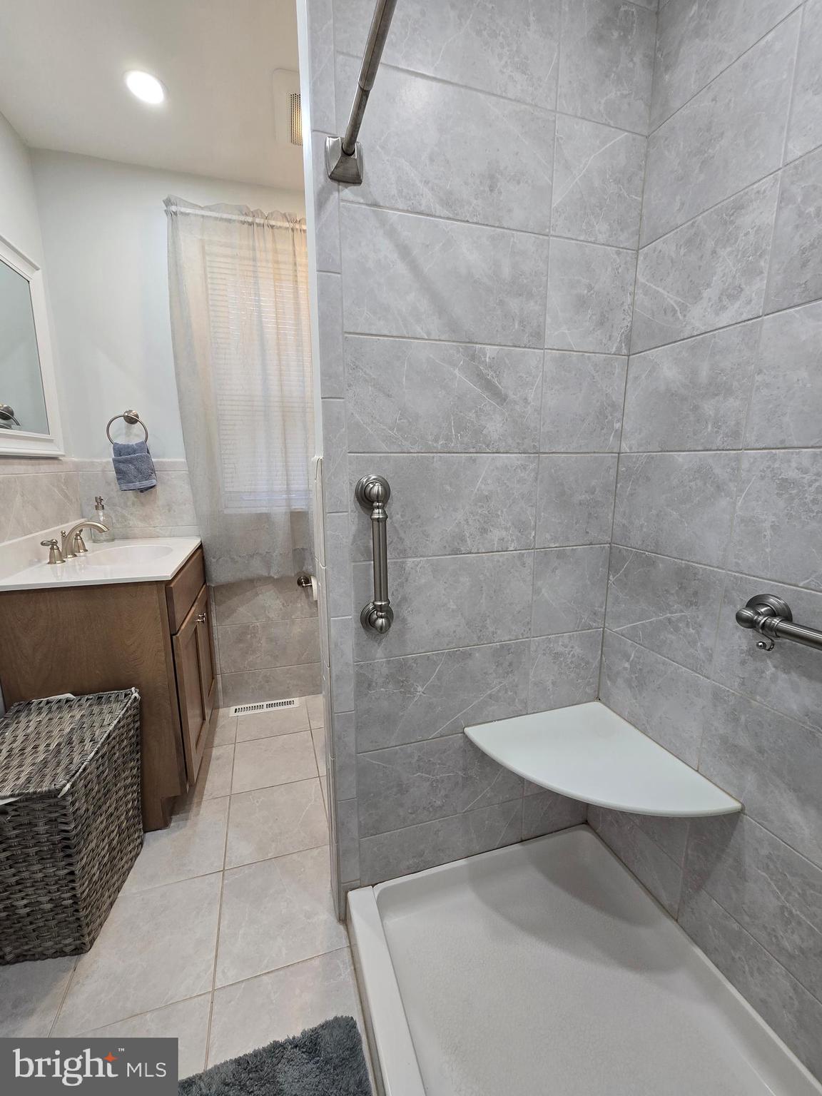 334 Chews Landing Road Lindenwold, NJ 08021 - Photo 23 of 40 Bathroom