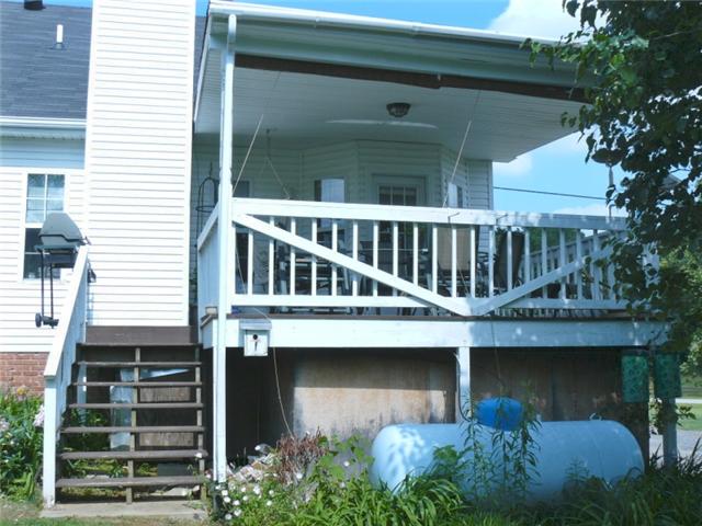 1710 Walter Road Clarksville, TN 37043 - Photo 17 of 20 COVERED DECK