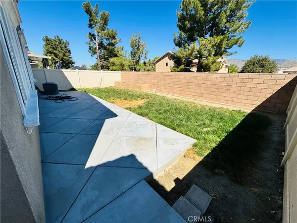 a view of a yard