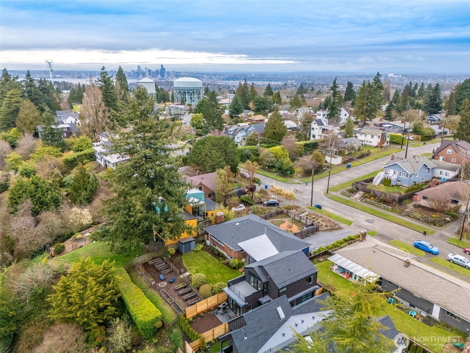 7247 36th Avenue Southwest Seattle, WA 98126 - Photo 8 of 29