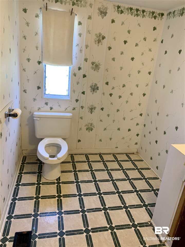 22480 County Road 48 Robertsdale, AL 36567 - Photo 19 of 30 Half Bath