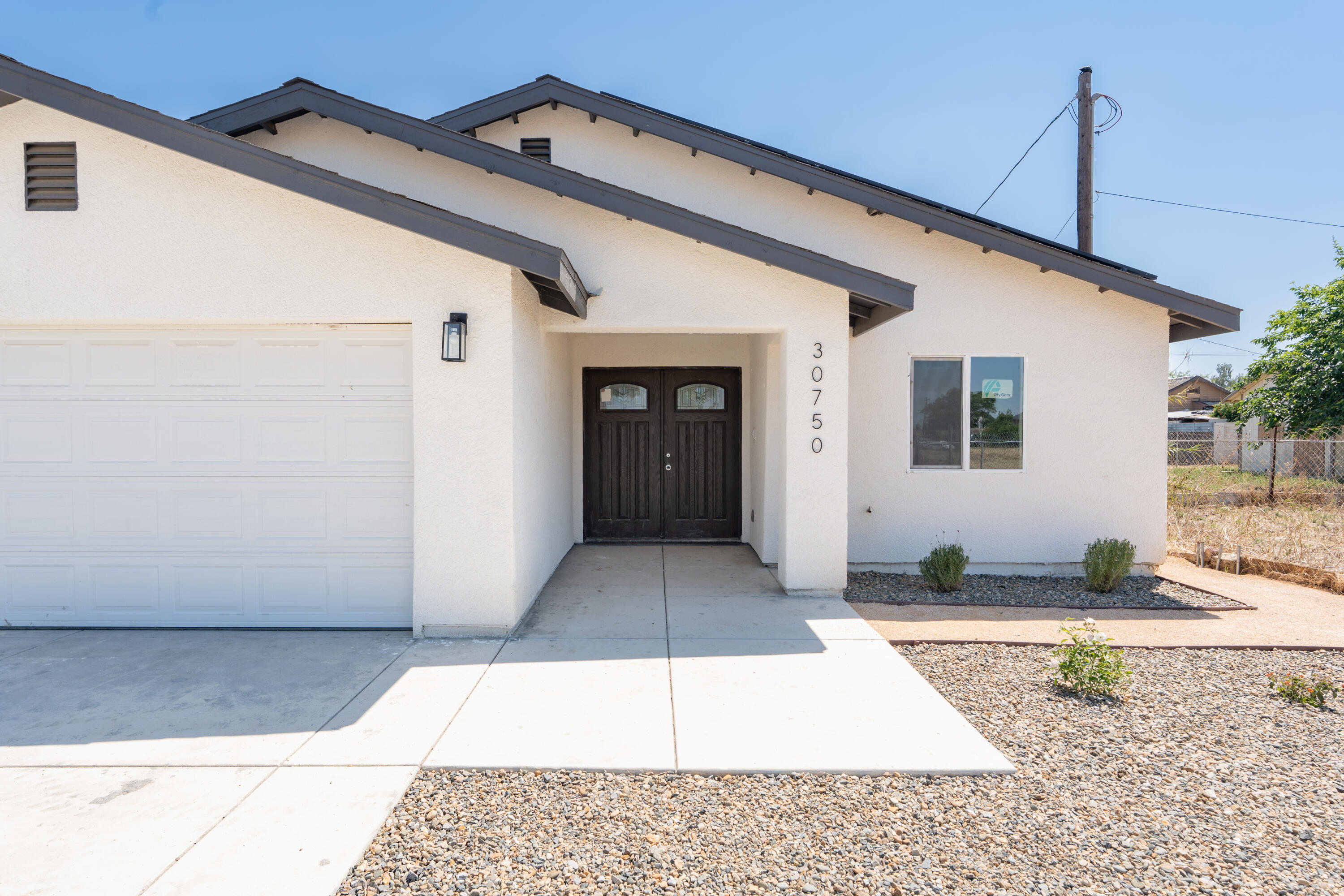 30750 Farr Road Visalia, CA 93291 - Photo 1 of 33 4