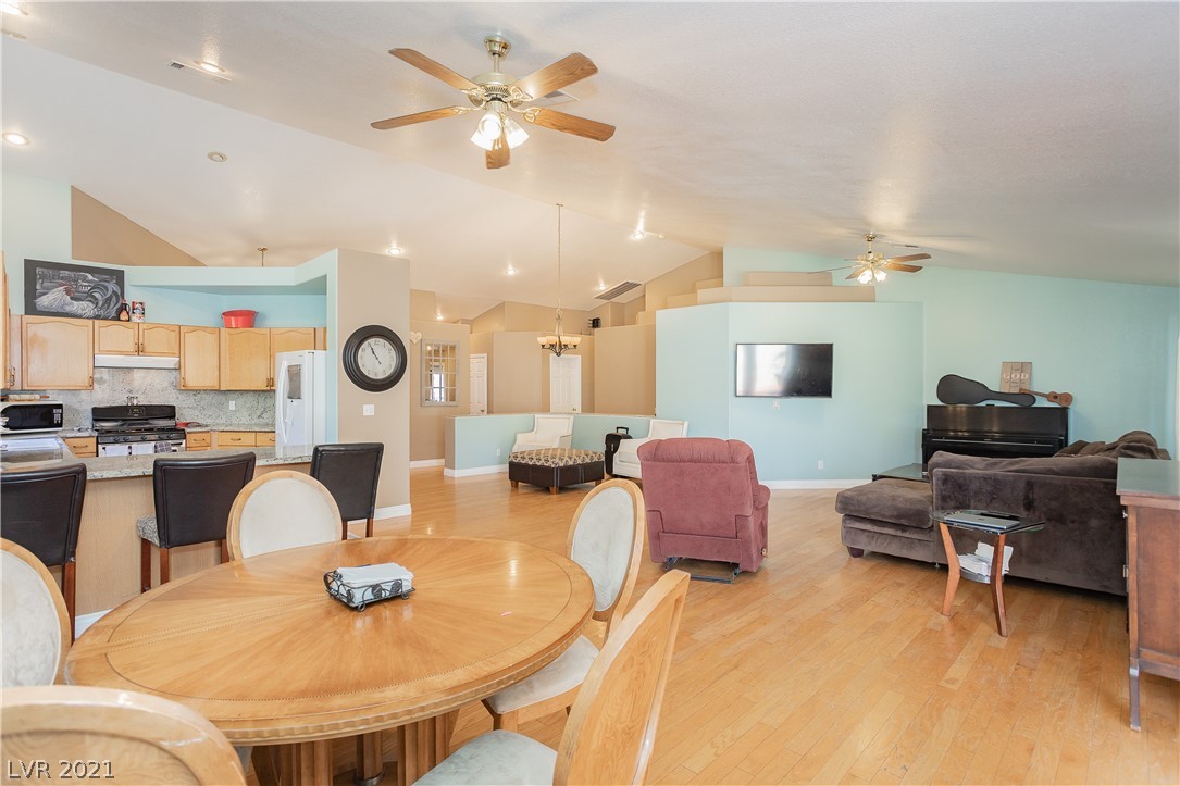 819 Coastal Beach Road Henderson, NV 89002 - Photo 13 of 42 Gallery Image 13