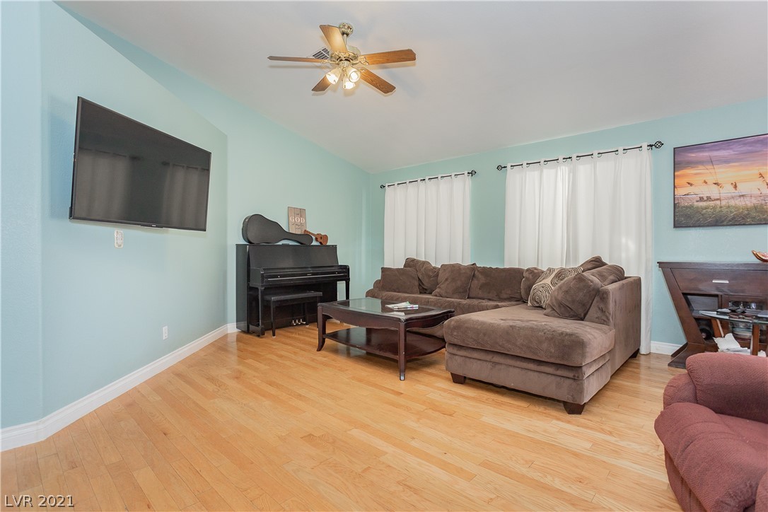 819 Coastal Beach Road Henderson, NV 89002 - Photo 8 of 42 Gallery Image 8