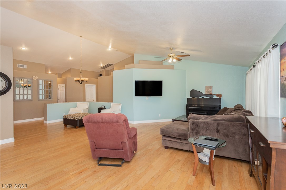 819 Coastal Beach Road Henderson, NV 89002 - Photo 9 of 42 Gallery Image 9