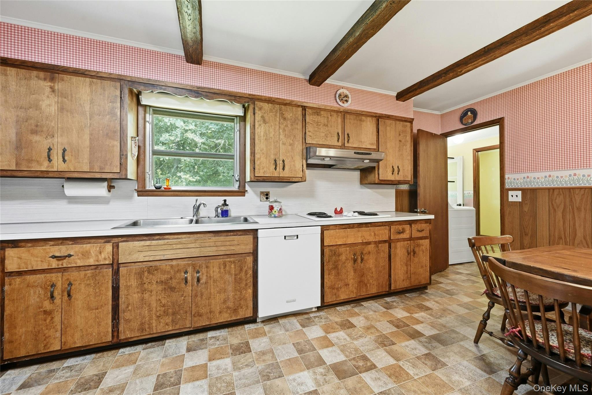 230 Booth Road Southold, NY 11971 - Photo 9 of 29