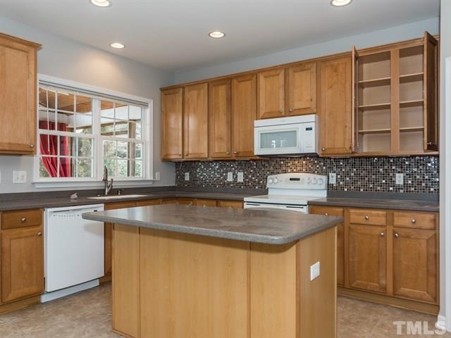 8113 Sommerwell Street Raleigh, NC 27613 - Photo 6 of 25 Gallery Image 6