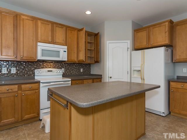 8113 Sommerwell Street Raleigh, NC 27613 - Photo 8 of 25 Gallery Image 8