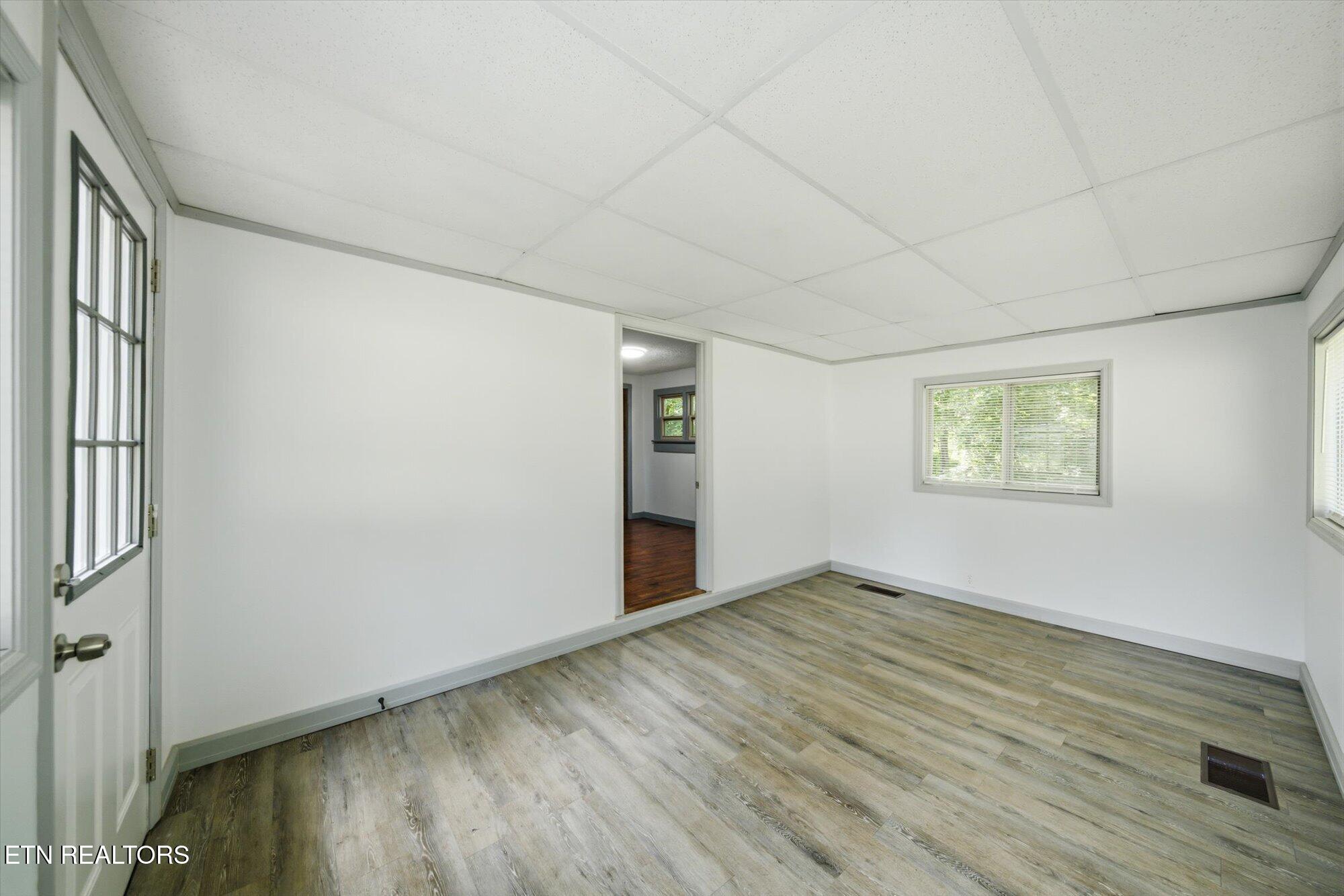 209 Royce Road Andersonville, TN 37705 - Photo 16 of 35 Sunroom