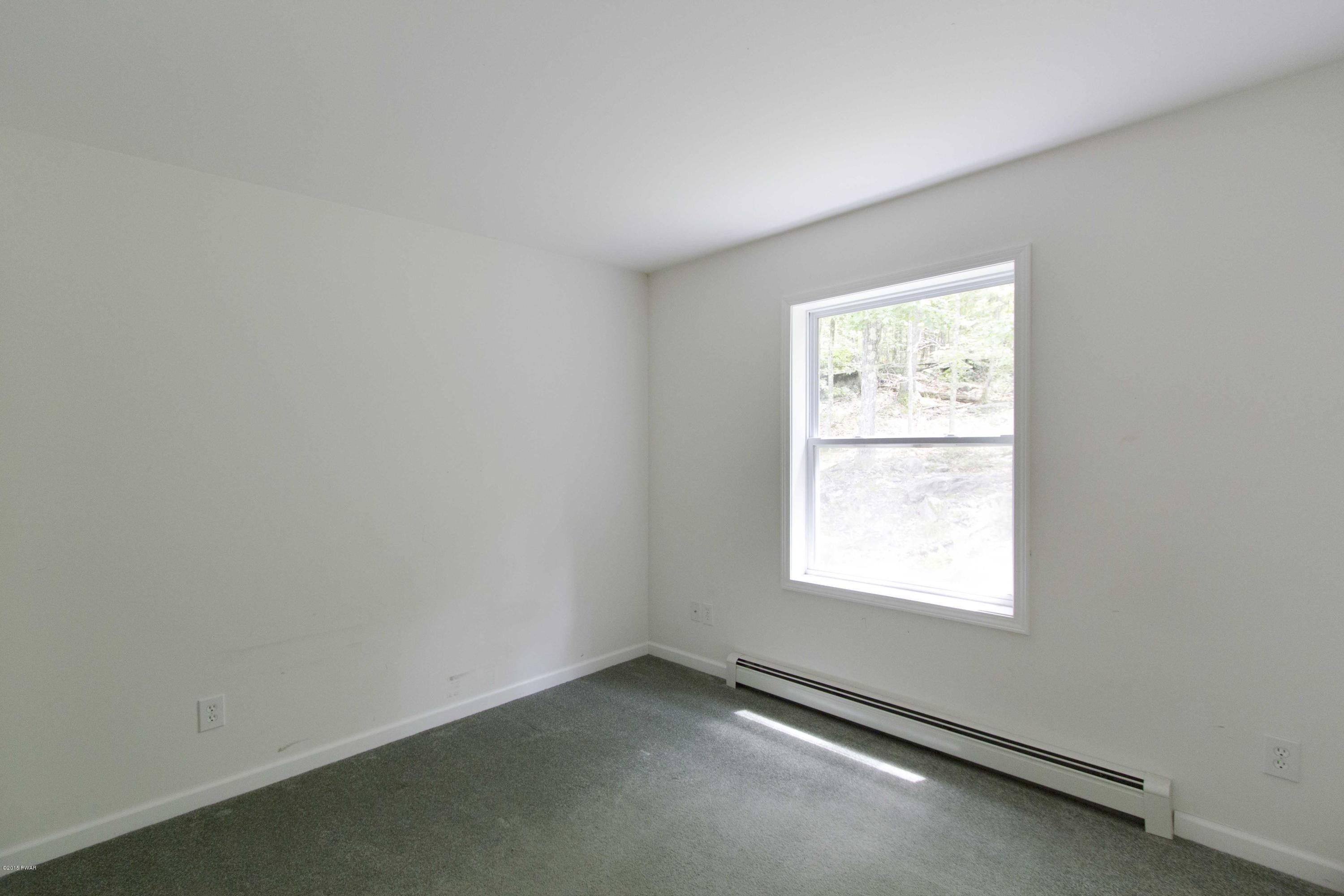 134 Ledgecrest Road Hawley, PA 18428 - Photo 11 of 17