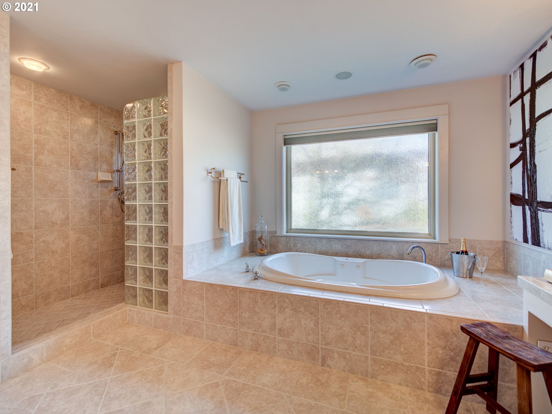 2679 Ridgemont Drive Eugene, OR 97405 - Photo 15 of 25 Gallery Image 15
