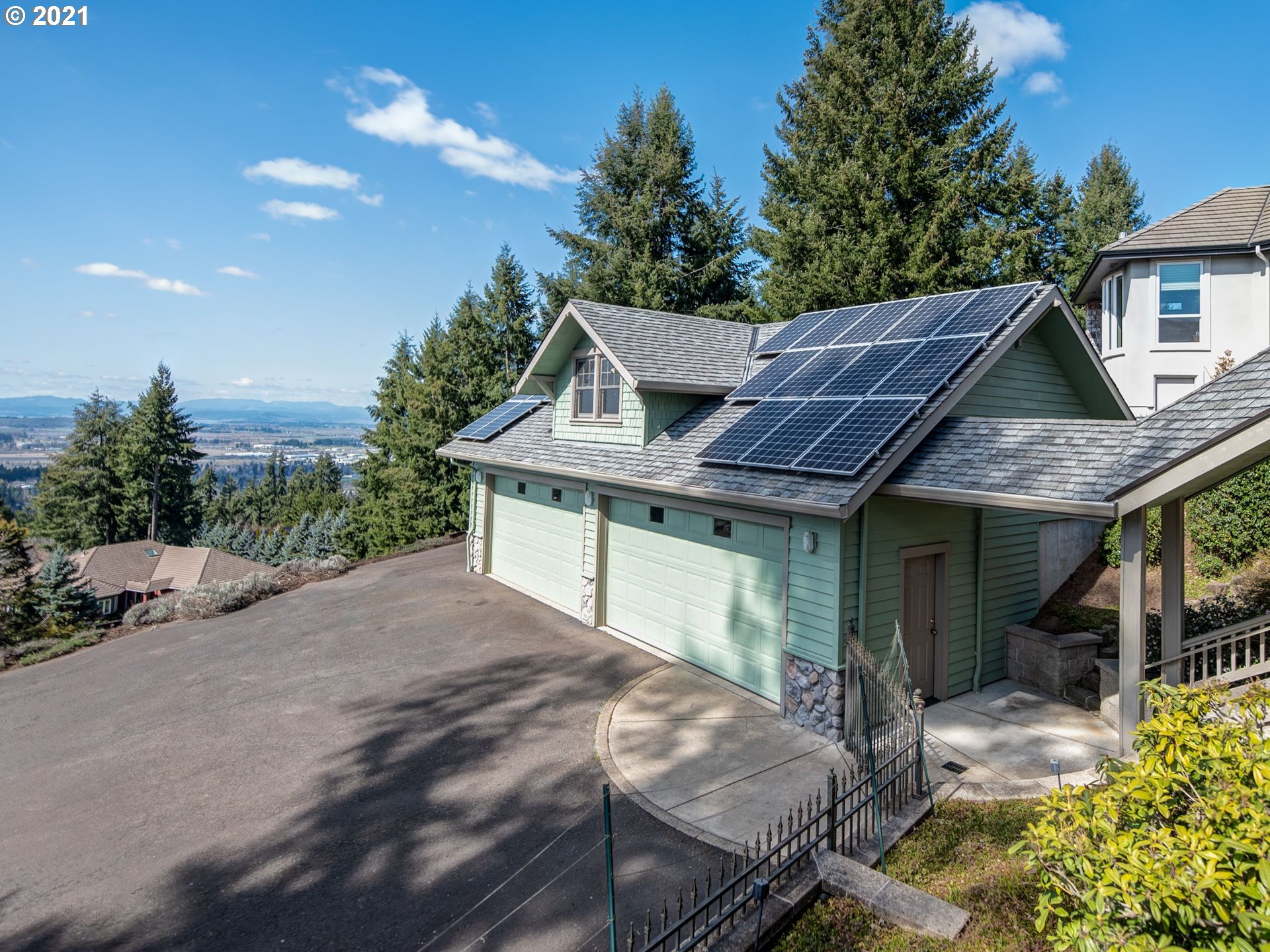 2679 Ridgemont Drive Eugene, OR 97405 - Photo 16 of 25 Gallery Image 16