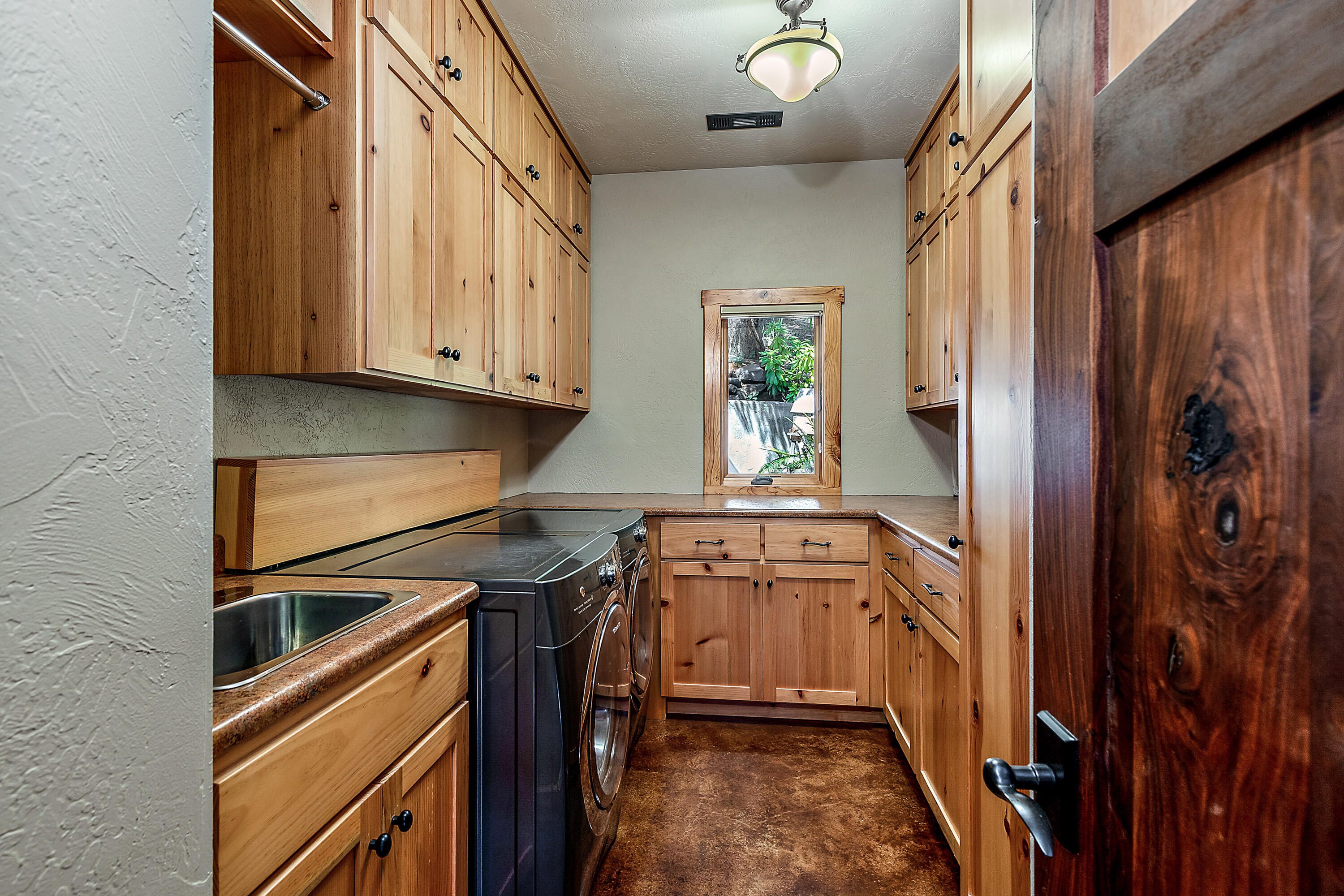 340 Rene Drive Shady Cove, OR 97539 - Photo 32 of 43 RD(51)