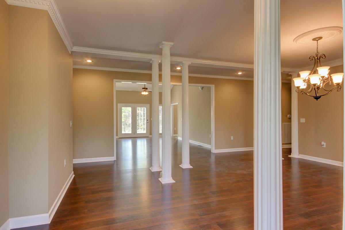 3440 East Rhett Butler Road Clarksville, TN 37042 - Photo 3 of 29 Gallery Image 3