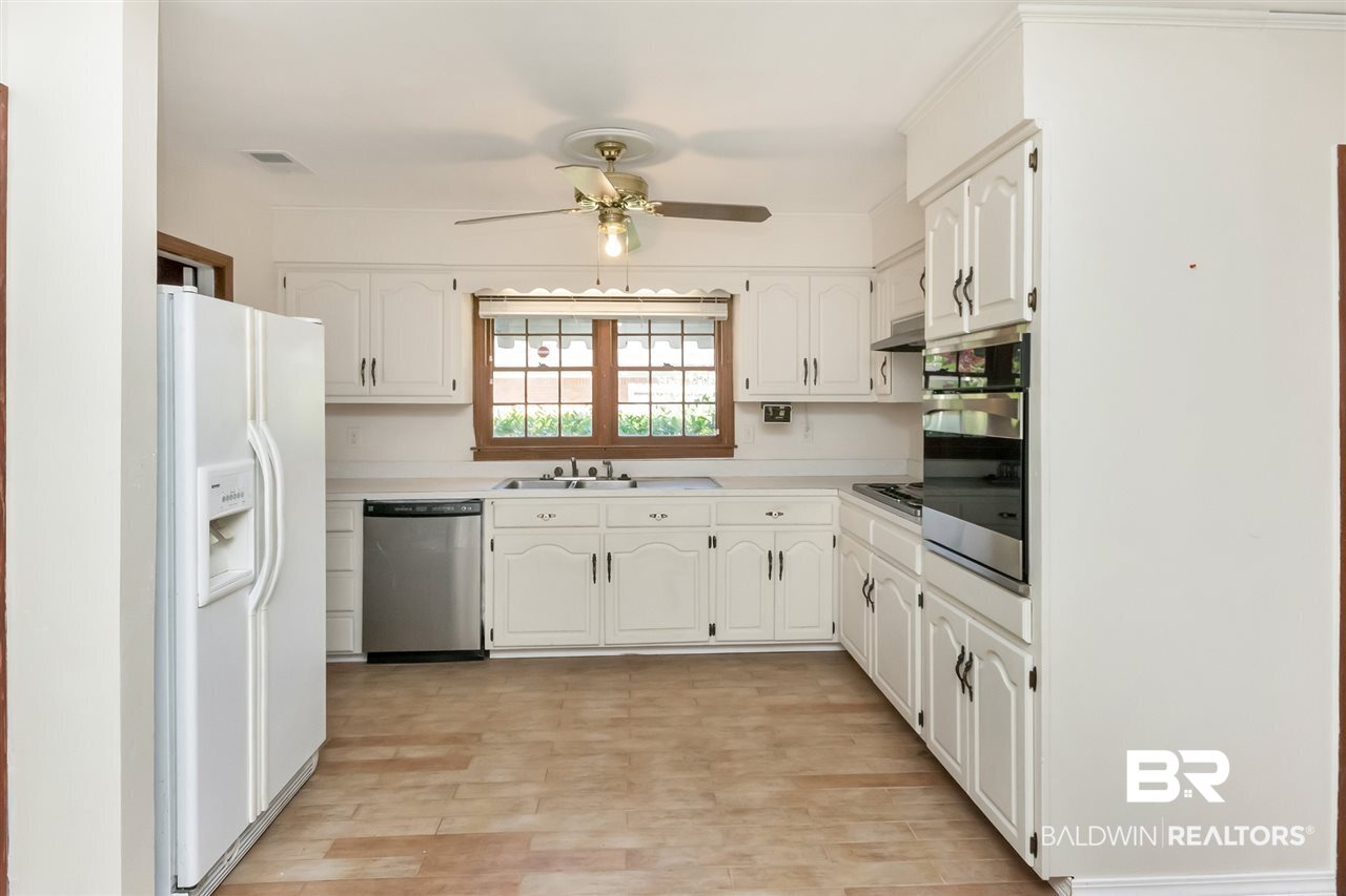 421 Gordonwood Court Mobile, AL 36606 - Photo 11 of 41