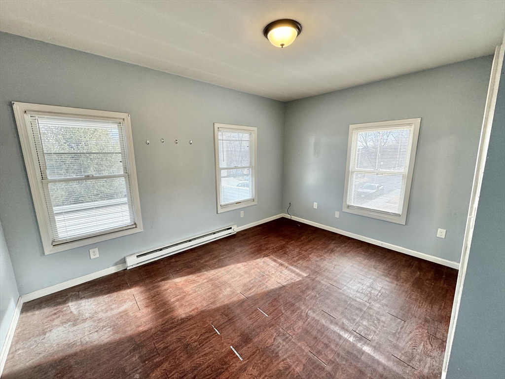 19 Reed Avenue Chicopee, MA 01020 - Photo 5 of 32 Gallery Image 5
