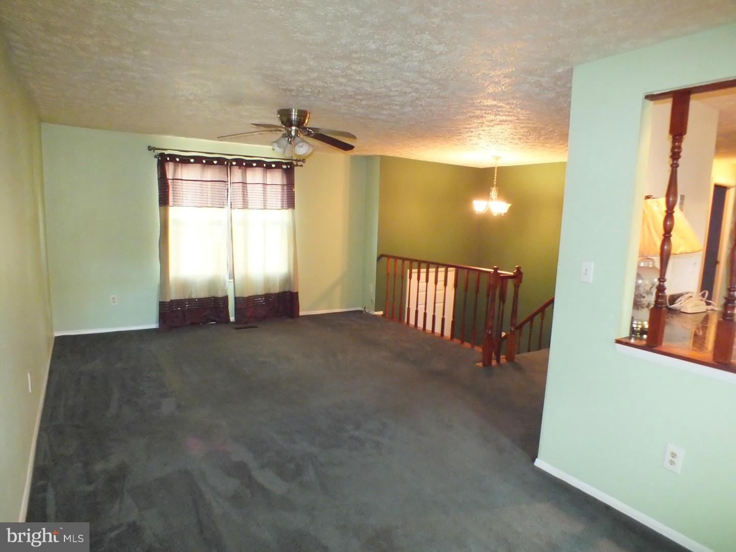 3213 Napper Road Alexandria, VA 22306 - Photo 11 of 17 Living Room