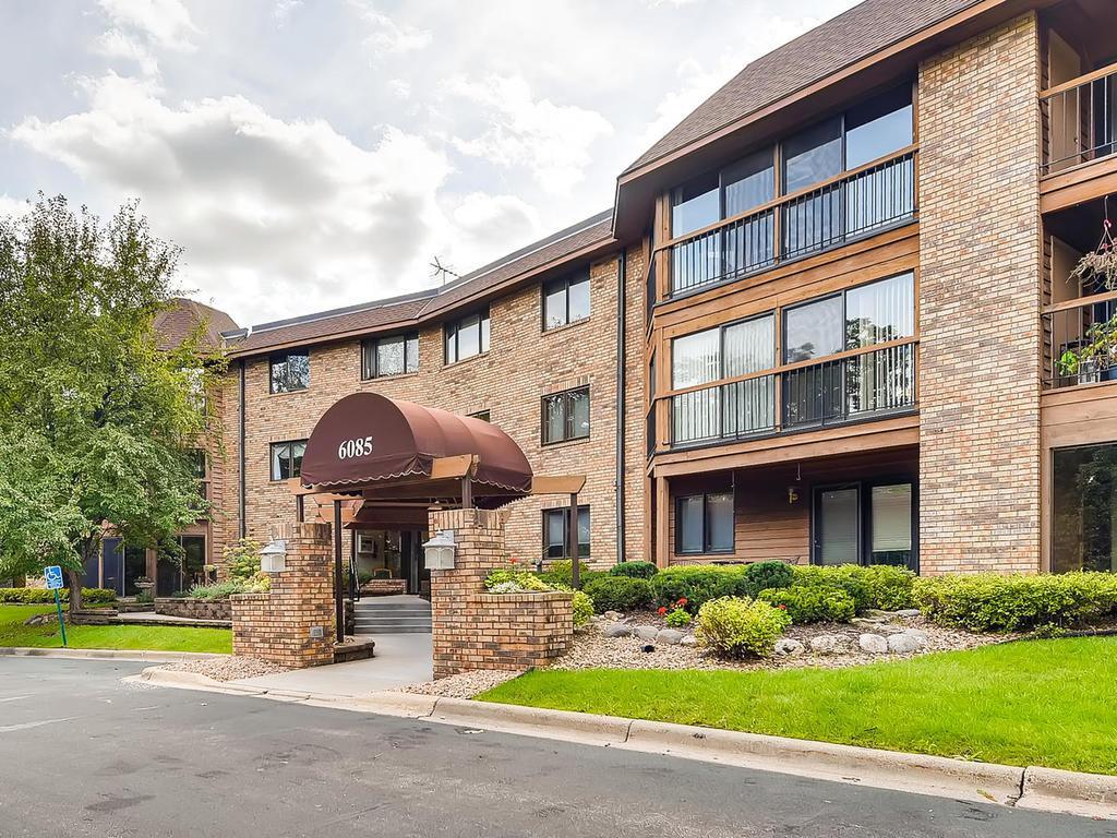 6085 Rowland Road, Unit 103 Minnetonka, MN 55343 - Photo 2 of 6 Gallery Image 2