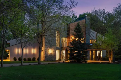 $2,650,000 | 45 Clay Cliffe Drive, Tonka Bay, MN 55331