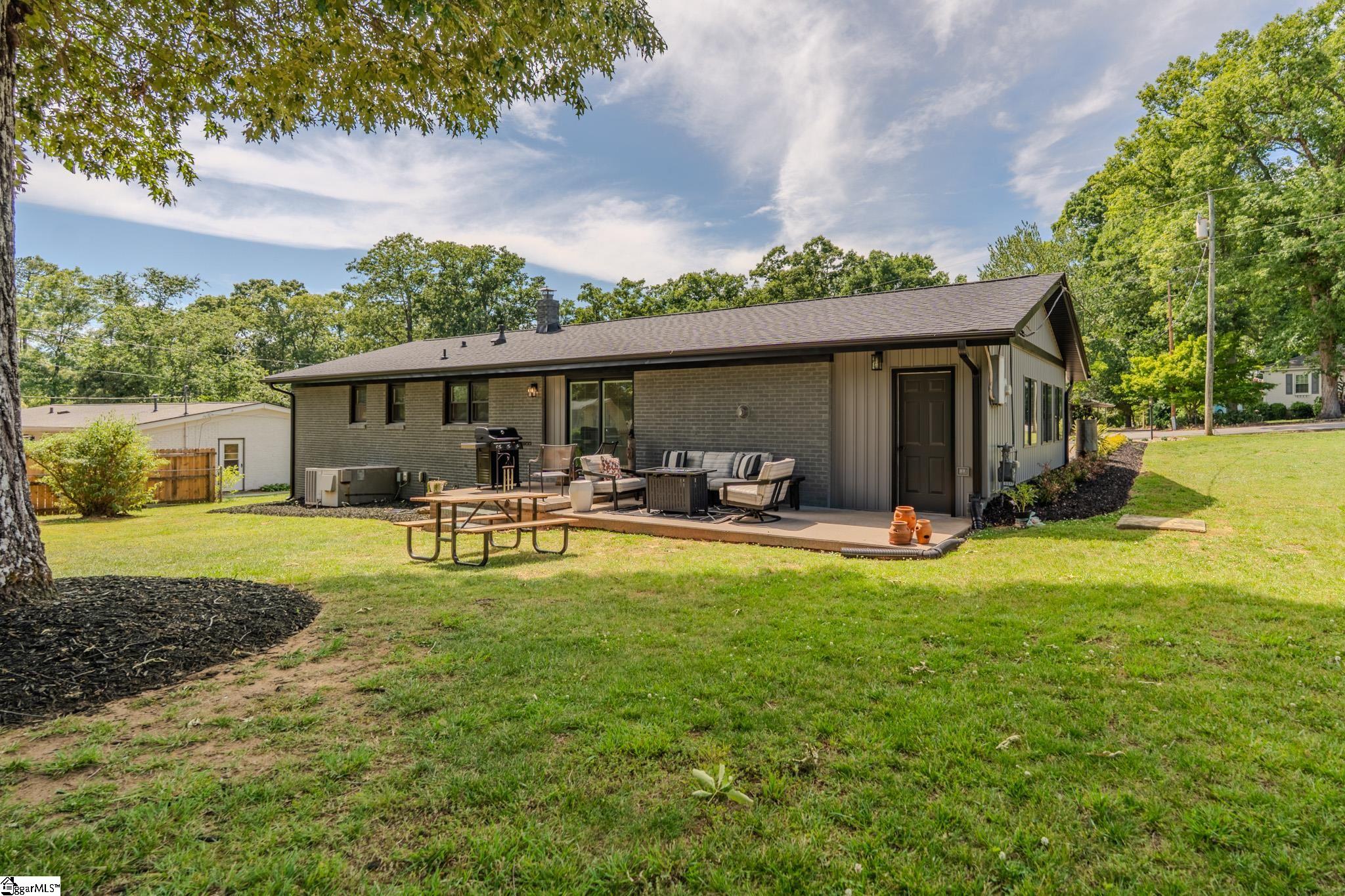 201 Carolyn Road Easley, SC 29642 - Photo 30 of 34