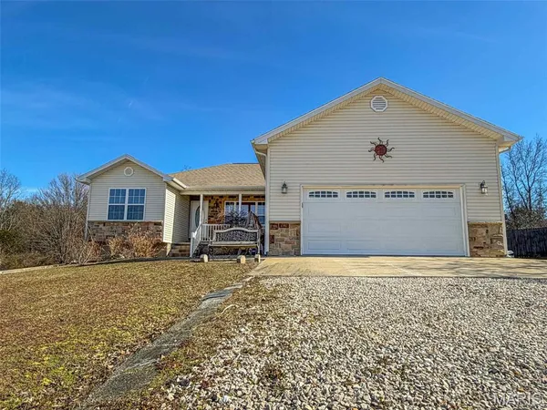 $365,000 | 230 Sweet Valley Circle, Crocker, MO 65452