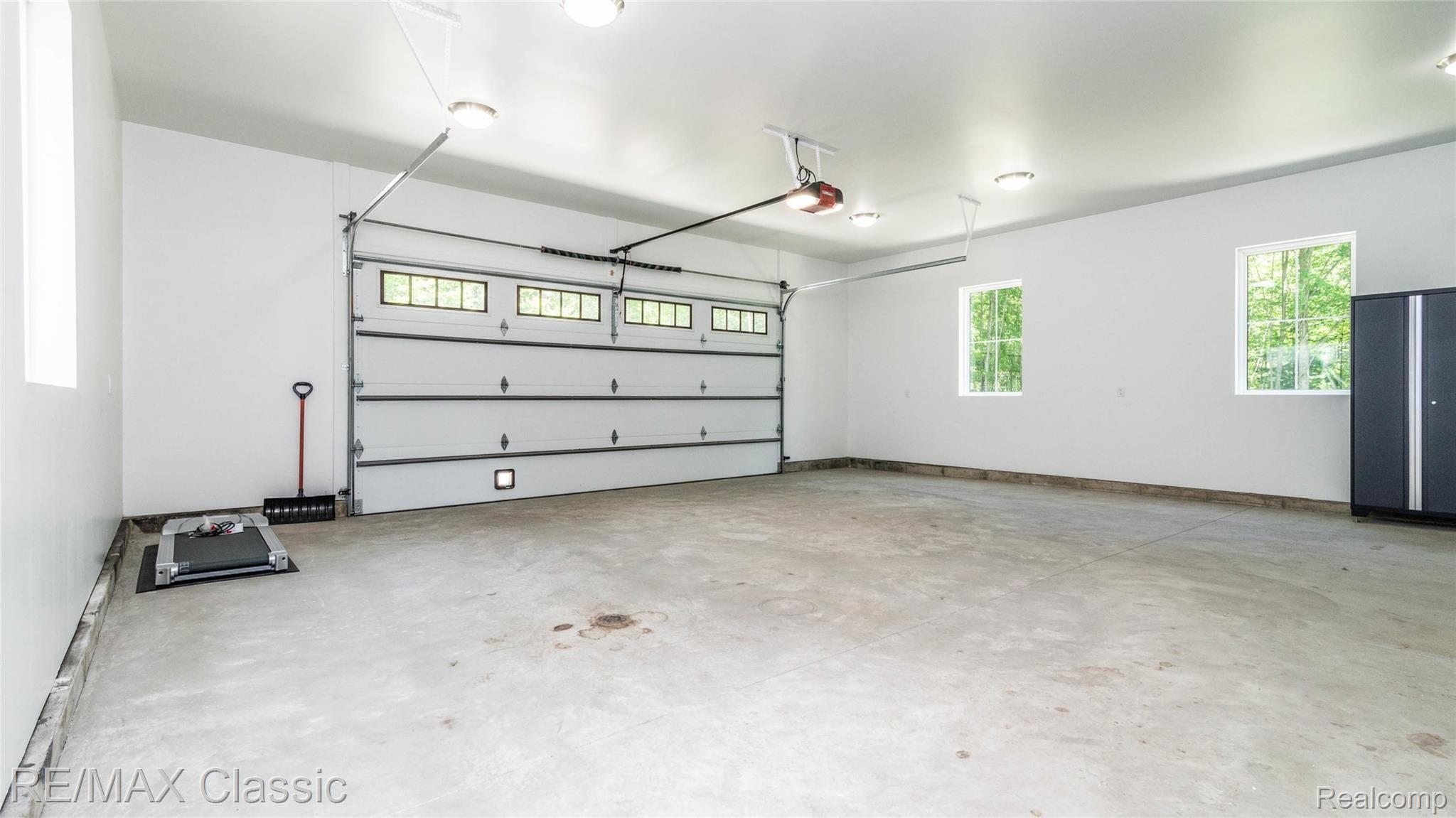24084 Karr Road Belleville, MI 48111 - Photo 51 of 94 056_37.jpg
