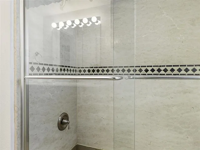 $1,995 | 7022 Kingsbury Drive, Dallas, TX 75231