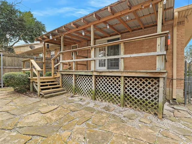 $1,995 | 7022 Kingsbury Drive, Dallas, TX 75231