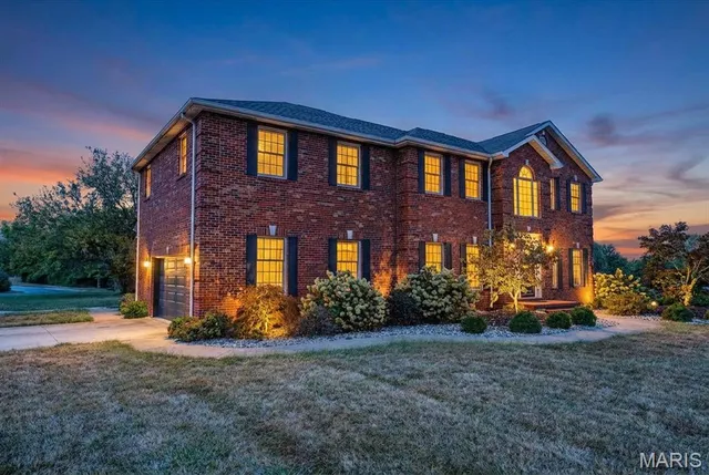 $574,900 | 334 Spring Lake Road, Millstadt, IL 62260