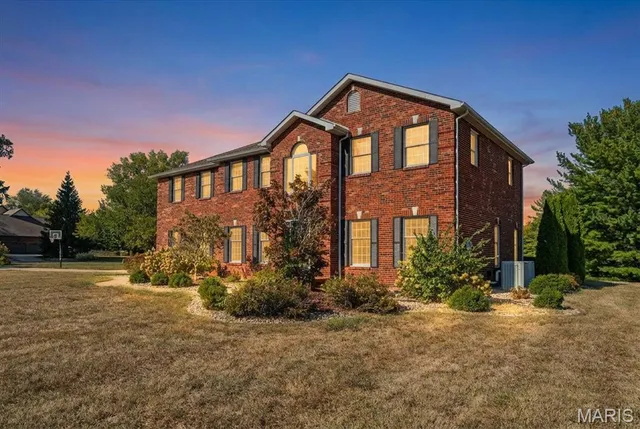 $574,900 | 334 Spring Lake Road, Millstadt, IL 62260