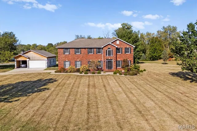 $574,900 | 334 Spring Lake Road, Millstadt, IL 62260