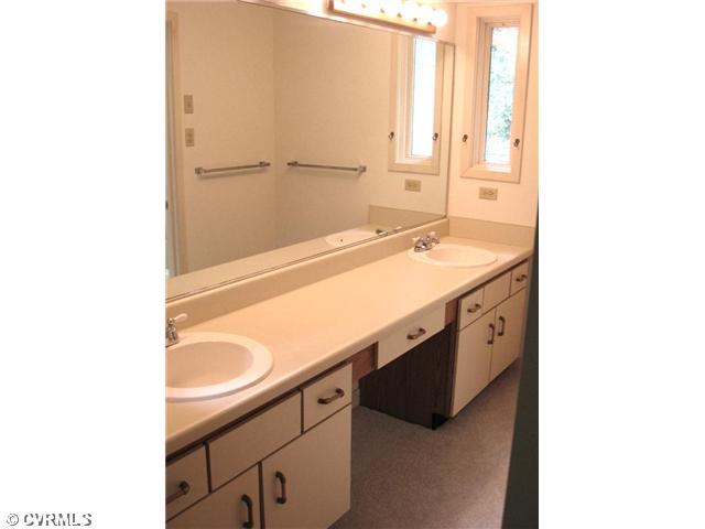 4602 Five Springs Road Midlothian, VA 23112 - Photo 8 of 10 Gallery Image 8