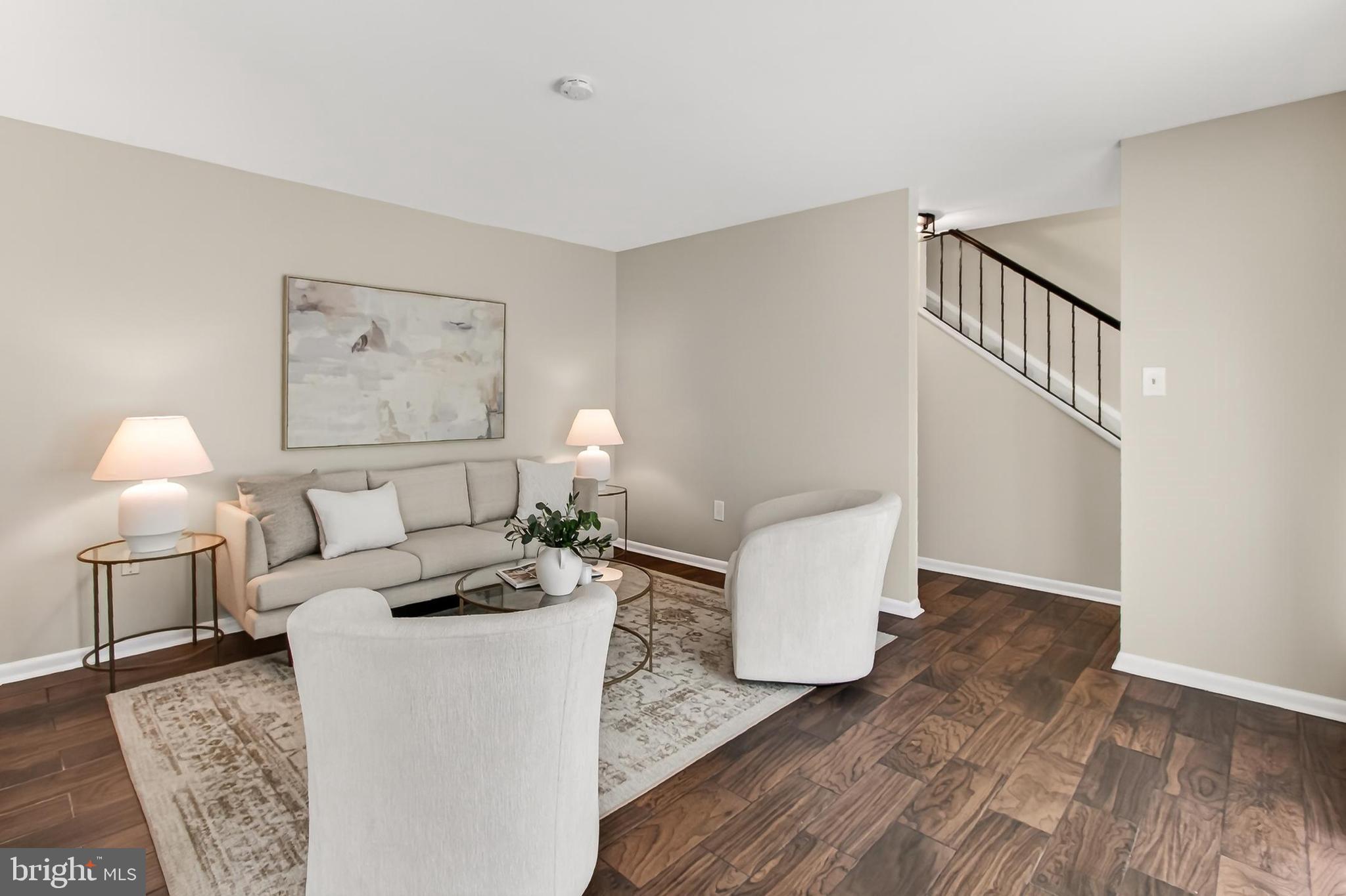 1498 Roundleaf Court Reston, VA 20190 - Photo 4 of 62 Spacious Front Living Room