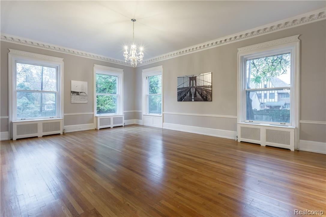 285 Washington Road Grosse Pointe, MI 48230 - Photo 36 of 81 285-Washington---Interior-024.jpg