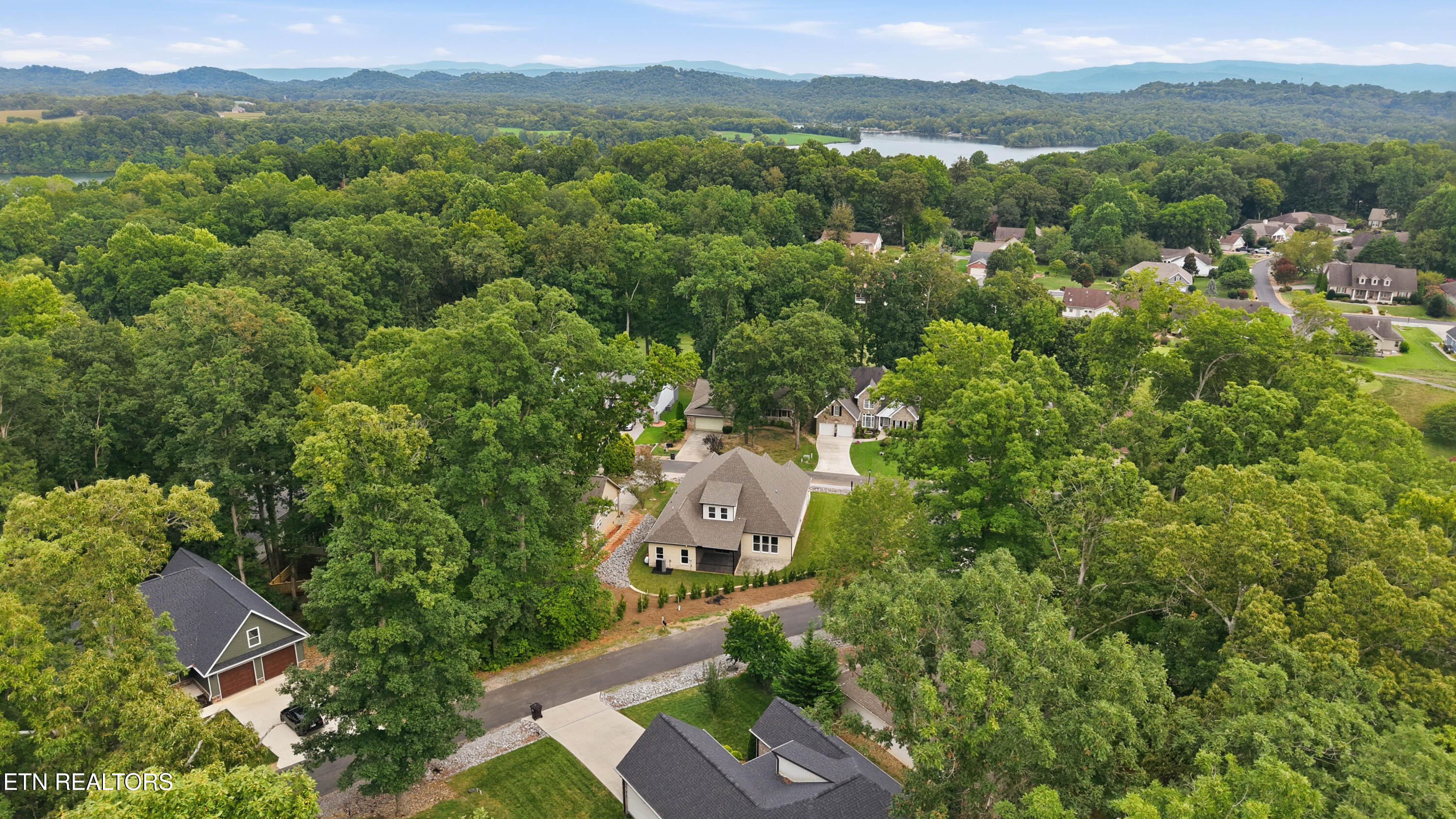 112 Inata Circle Loudon, TN 37774 - Photo 10 of 51 112 Inata Cir