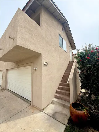 $2,150 | 215 North Spruce Avenue, Rialto, CA 92376