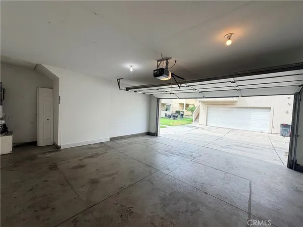 $2,150 | 215 North Spruce Avenue, Rialto, CA 92376