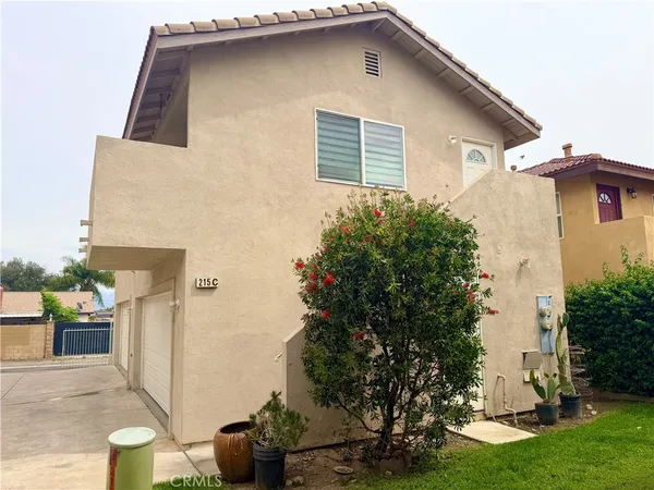 $2,150 | 215 North Spruce Avenue, Rialto, CA 92376