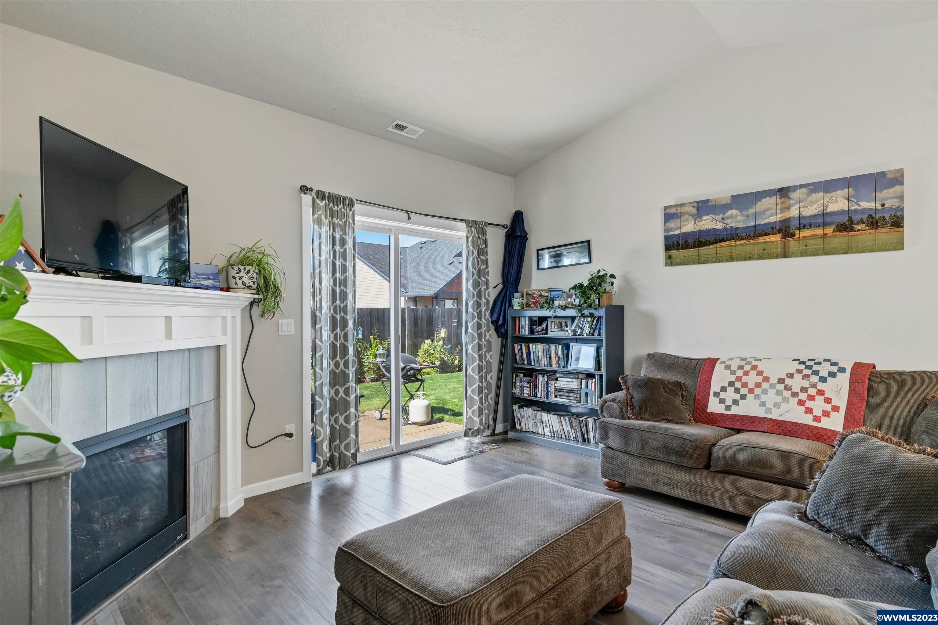 2330 Robbins Way Lebanon, OR 97355 - Photo 16 of 37 Gallery Image 16