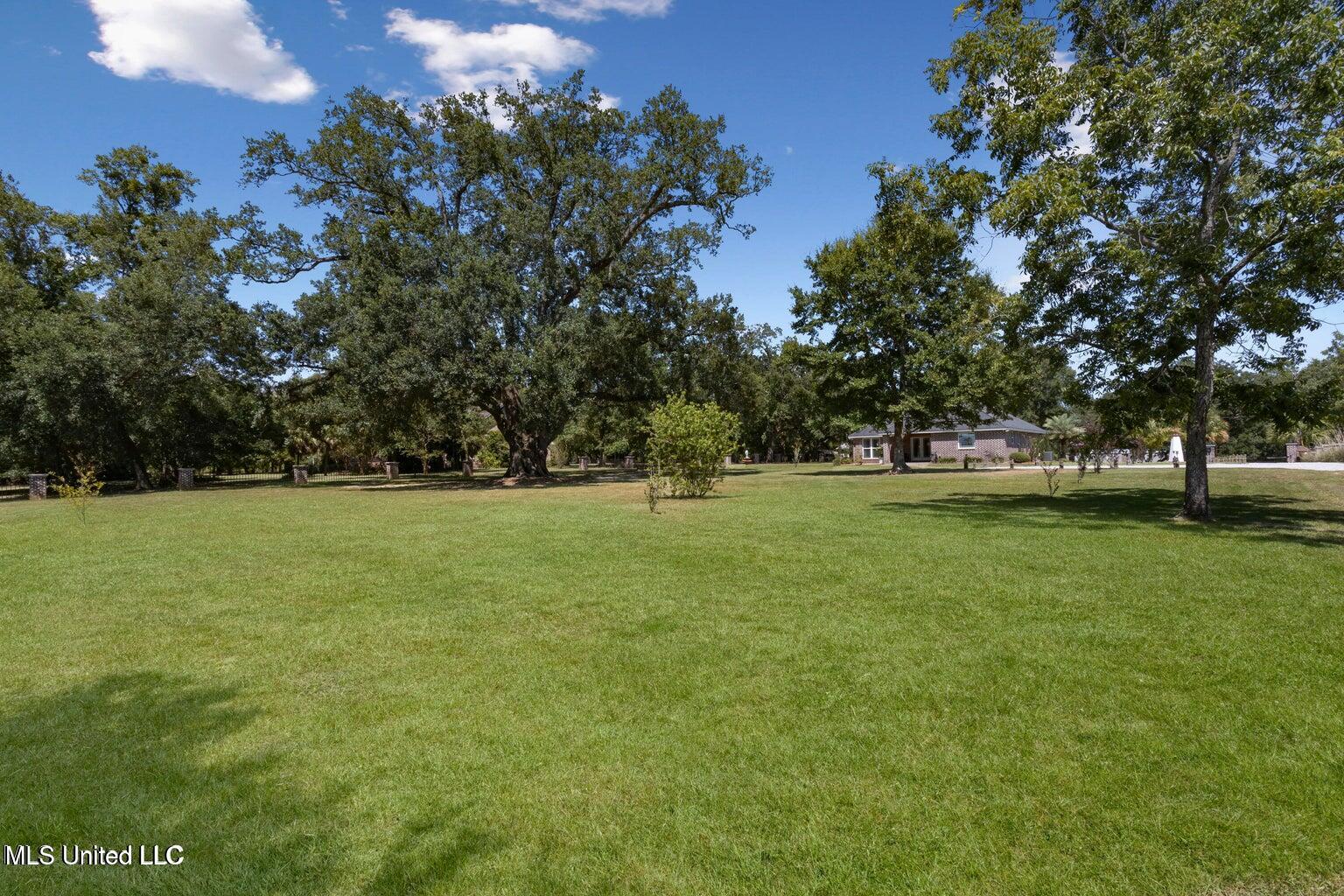 14171 Jim Byrd Road Biloxi, MS 39532 - Photo 4 of 47 20230816010233011024000000-o