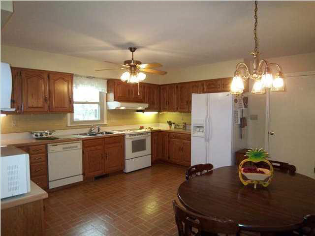 5166 Sleepy Hollow Road Newburgh, IN 47630 - Photo 7 of 30 Gallery Image 7