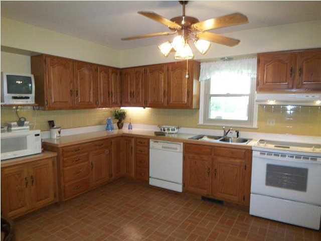 5166 Sleepy Hollow Road Newburgh, IN 47630 - Photo 8 of 30 Gallery Image 8