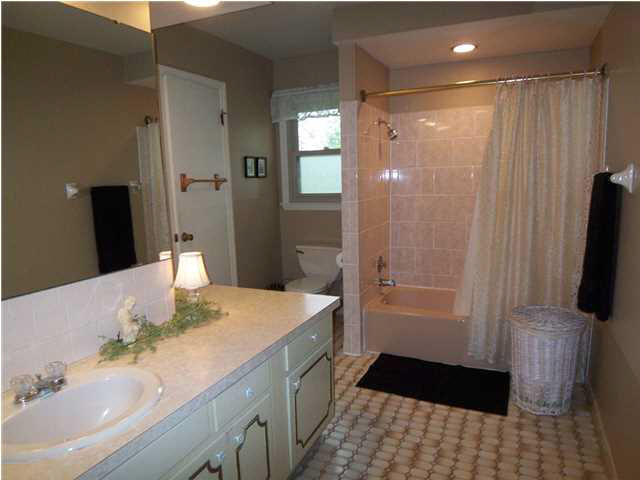 5166 Sleepy Hollow Road Newburgh, IN 47630 - Photo 9 of 30 Gallery Image 9