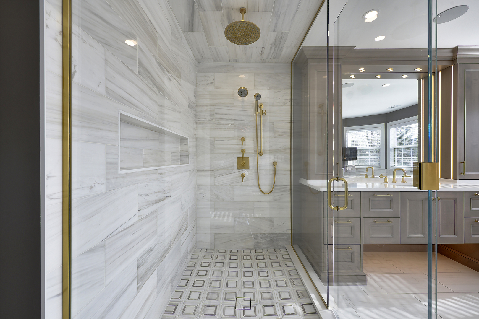 500 Stone Canyon Circle Inverness, IL 60010 - Photo 21 of 33 a bathroom with a shower